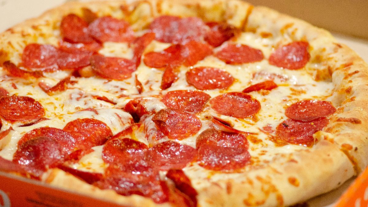 Here are pizza deals on National Pizza Day, using our research. We did the research so you don't have to do it.