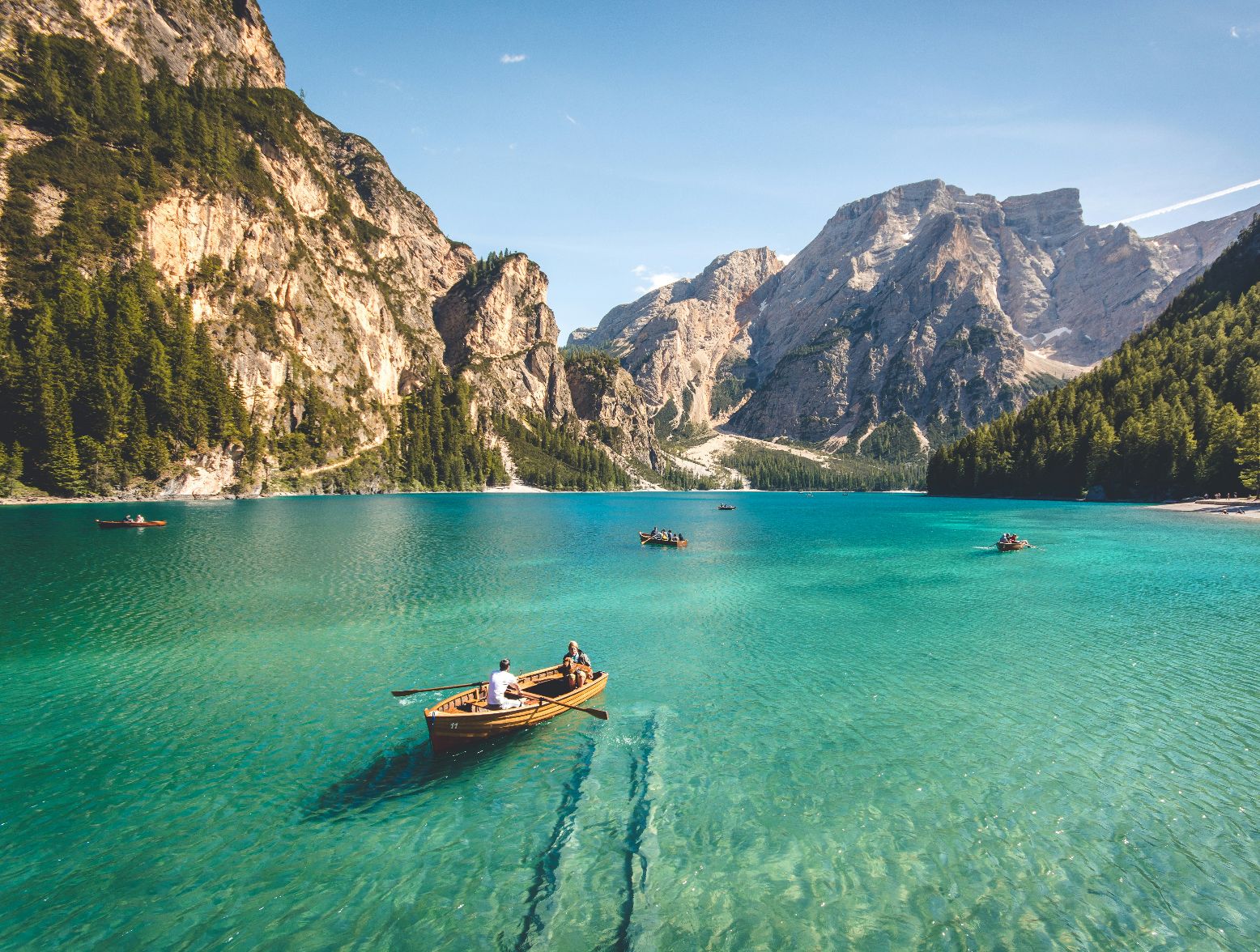 Vacation paradise in the ocean. Here are the best budget travel tips, drawn from expert sources like Fidelity, Vogue, and HGTV, that will help you travel smarter.